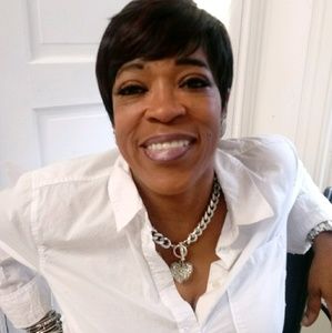 Meet your Posher, Pamela